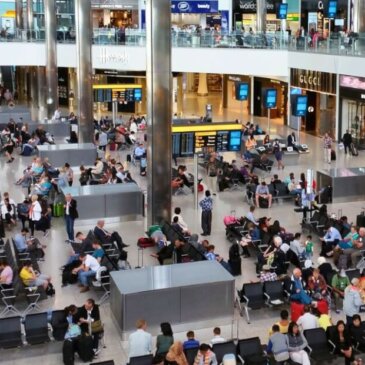 L’aeroporto di Heathrow si posiziona al quarto posto tra gli aeroporti più trafficati nel 2023; sottolinea l’eliminazione dell’ETA per il transito in volo