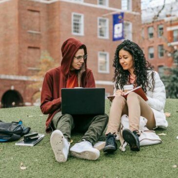 Le richieste di visti per studenti a carico diminuiscono dell’80% a causa di regole più rigide