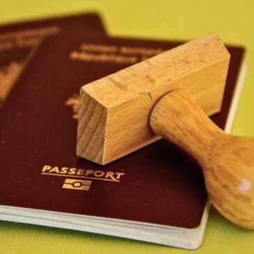 Un sito web lancia una petizione per modificare i passaporti del Regno Unito per evitare la confusione dei viaggi post-Brexit