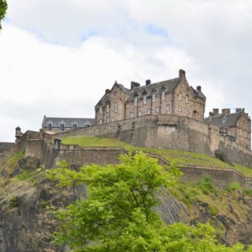 La Scozia approva la legge sul prelievo dei visitatori che consente alle città di tassare i turisti nel 2026